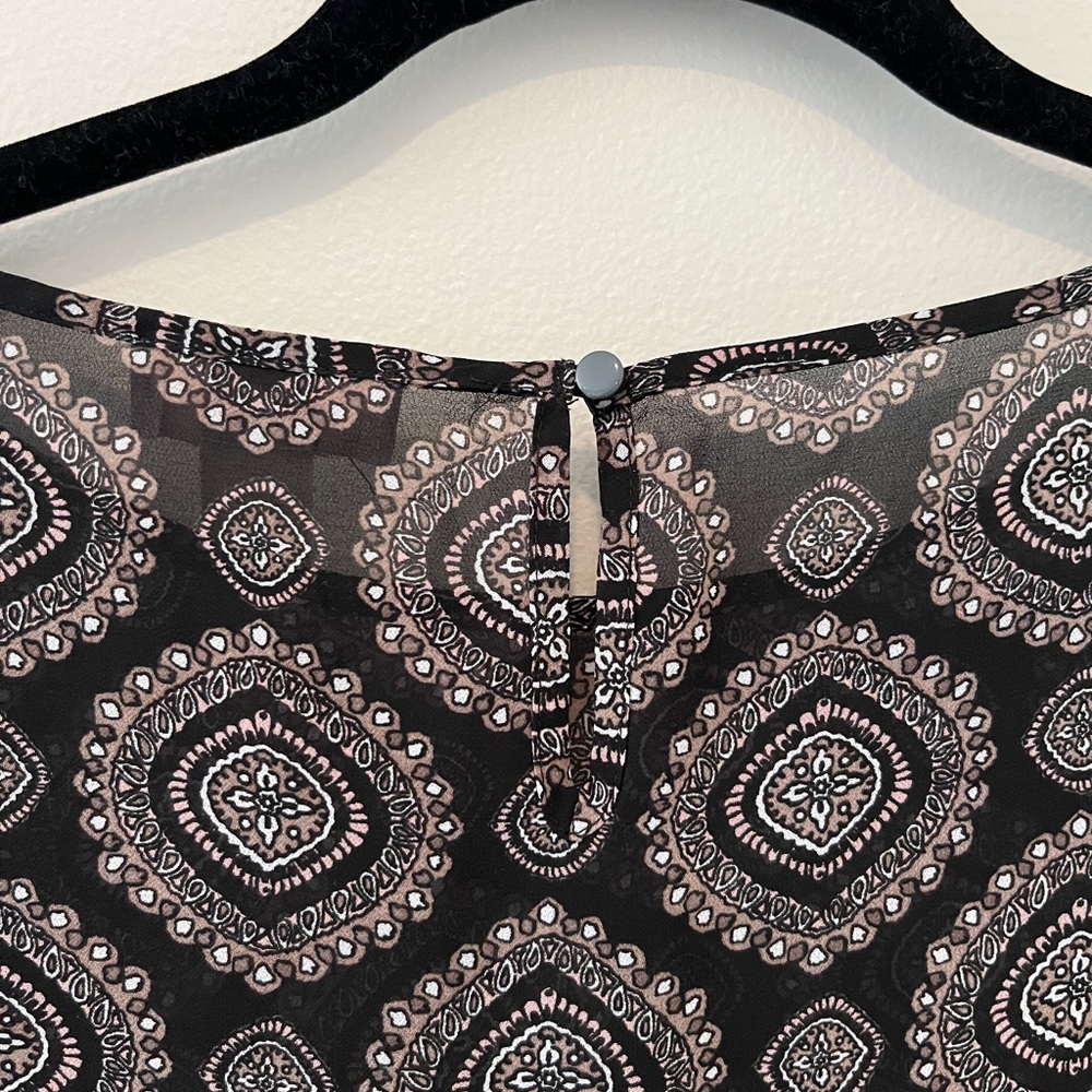 Patterned Blouse - Picture 3 of 4